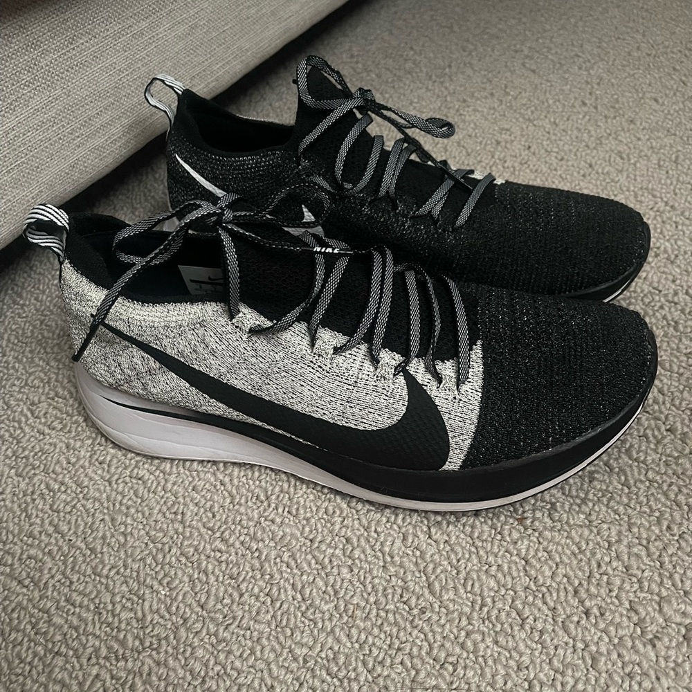 Nike Zoom Fly Flyknit Sneakers - Men’s US Size: 8 / Women’s US Size: 9.5